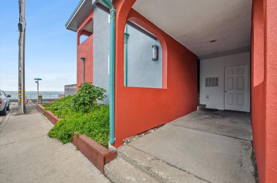1 Paloma Avenue