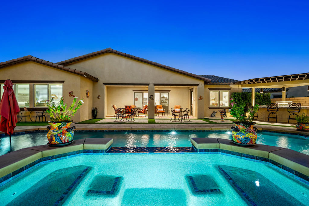 Carmela - Residential