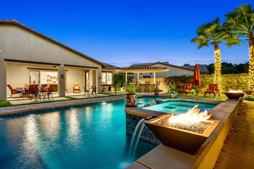 Carmela - Residential