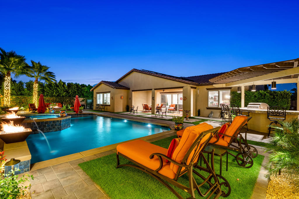 Carmela - Residential