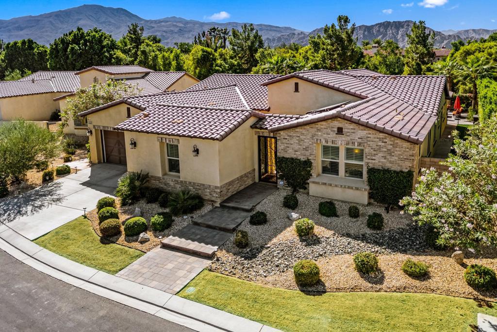 Carmela - Residential