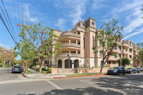 Photo of 850 N Croft Avenue #306, West Hollywood, CA 90069 (MLS # SR26216590)