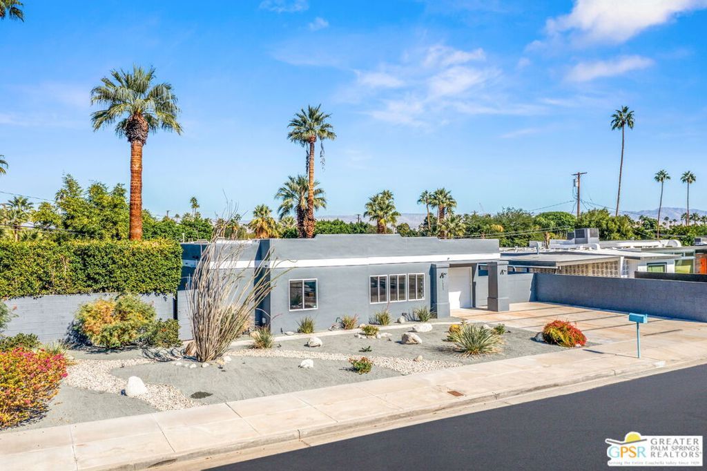 Photo of 1572 N Riverside Drive, Palm Springs, CA 92264 (MLS # 25611883PS)
