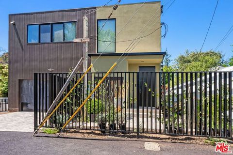 Photo of 2202 Washington Avenue #A, Santa Monica, CA 90403 (MLS # 26834647)