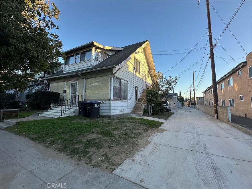 Very convenient ground floor, 1 bedroom 1 bathroom apartment in a small 8 unit complex. It has a good size bedroom, full bathroom, a full kitchen with open floorplan into a cozy living room. laundry in the building. Centrally located near transportation, shops, schools and neighborhood support services. Walking distance to Americana and the Glendale Galleria. Unit comes with a bed, mattress, 2 fridges, and some furniture. Tenant is at liberty to keep what they want or everything can be put out and unit can be delivered completely vacant. Tenant is responsible for all utilities except for the trash. 12 month lease is desired with $1,800 deposit and $1,800 1st months rent to move in.