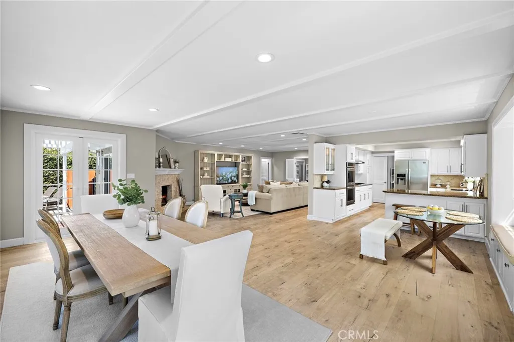 Long Beach, California 90815, United States, 3 Bedrooms Bedrooms, ,2 BathroomsBathrooms,Residential,Pending,212976