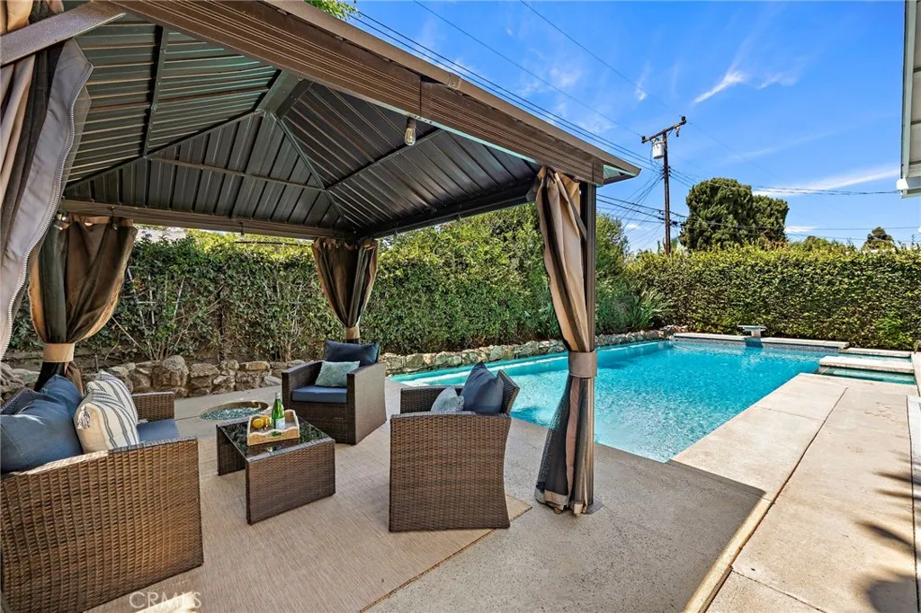 Long Beach, California 90815, United States, 3 Bedrooms Bedrooms, ,2 BathroomsBathrooms,Residential,Pending,212976