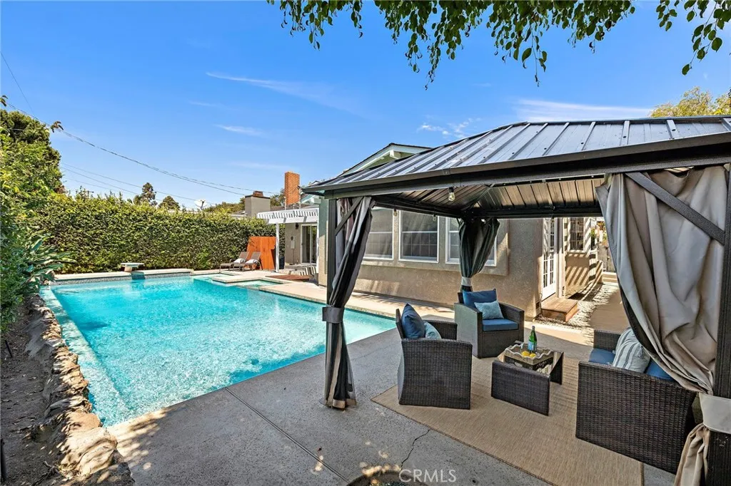 Long Beach, California 90815, United States, 3 Bedrooms Bedrooms, ,2 BathroomsBathrooms,Residential,Pending,212976