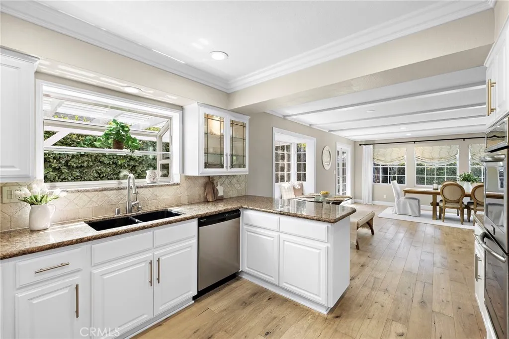 Long Beach, California 90815, United States, 3 Bedrooms Bedrooms, ,2 BathroomsBathrooms,Residential,Pending,212976