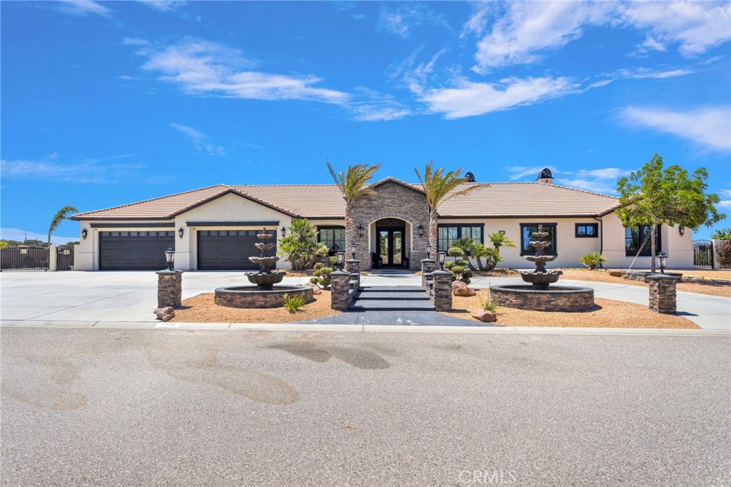 7560 Royal View