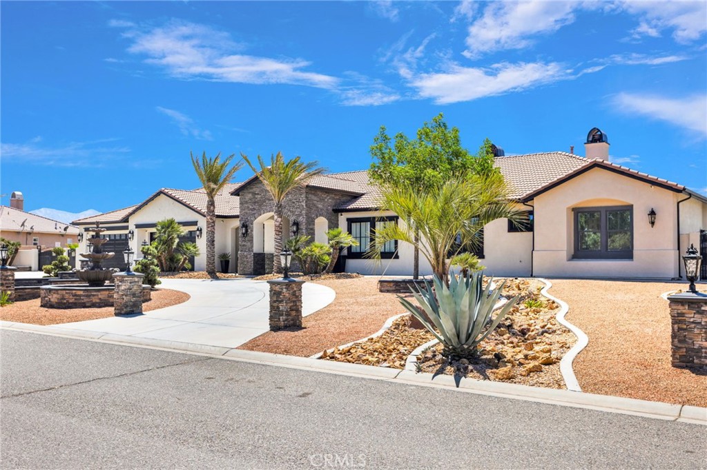 7560 Royal View