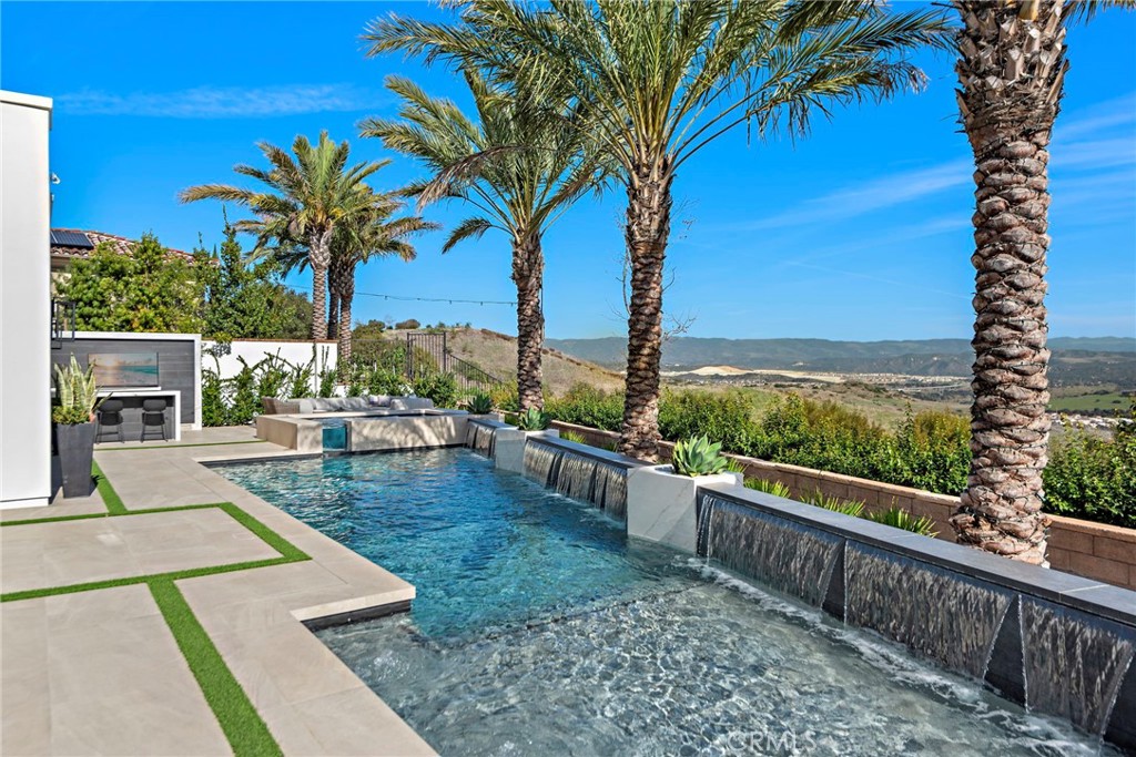 28 Sky Ranch Road