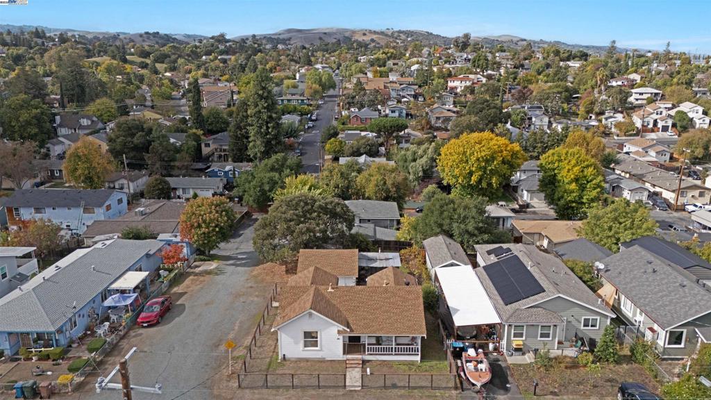 Properties 4 1001 Veale Ave