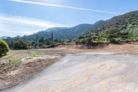 Tiny photo for 29 Lakeview, Lake Elsinore, CA 92530 (MLS # SW26087514)