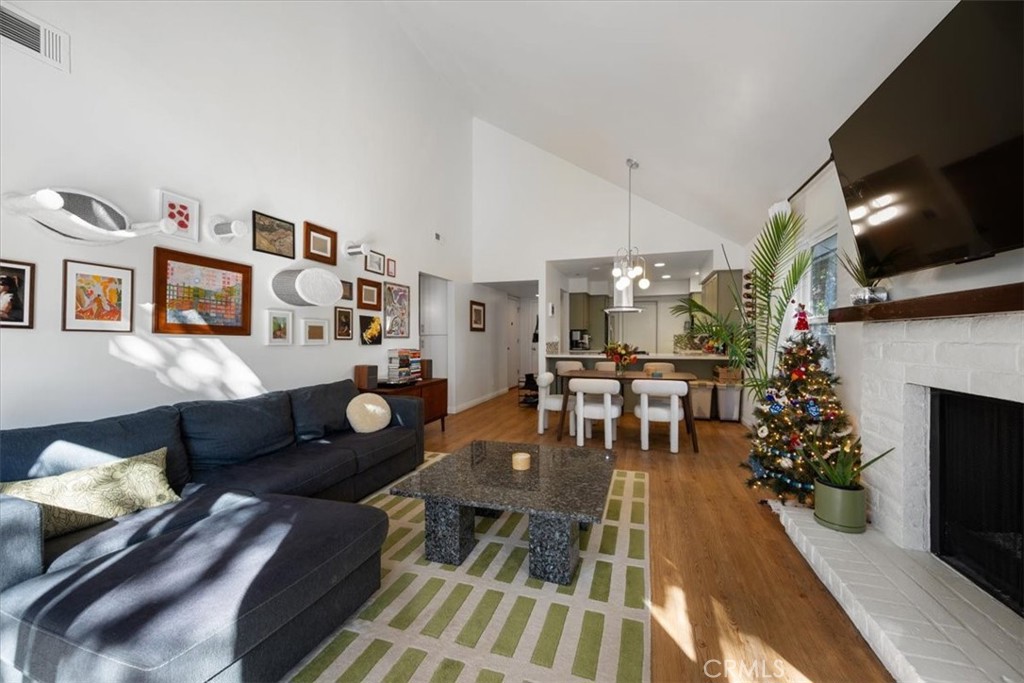 Properties 3 40 Sombrilla Court