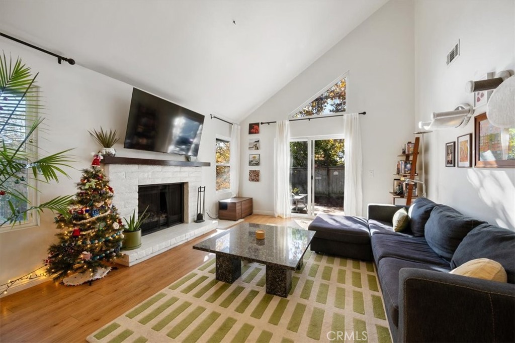 Properties 4 40 Sombrilla Court