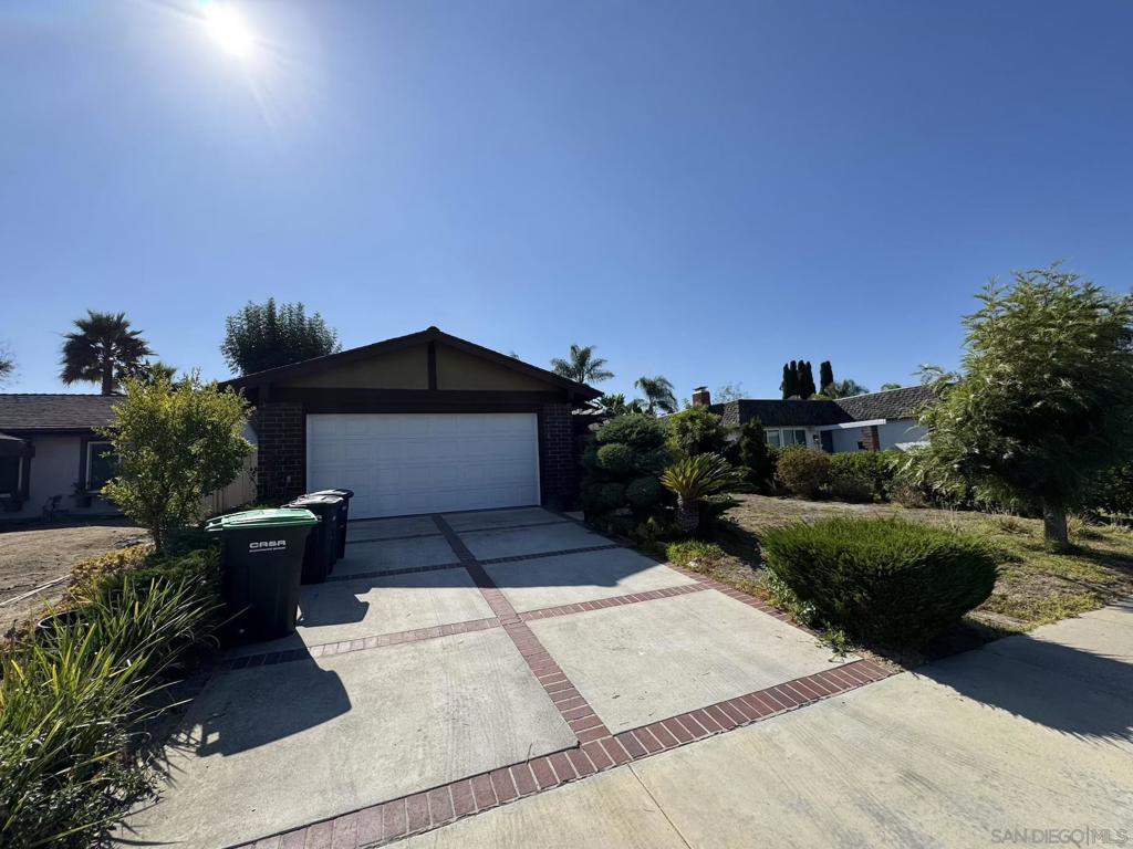 An exciting opportunity awaits investors and homeowners in Laguna Hills, CA. This residence offers great potential for those willing to invest effort. Located in a desirable area, it presents a chance to create your dream home or develop an investment property. Don't miss this compelling opportunity!