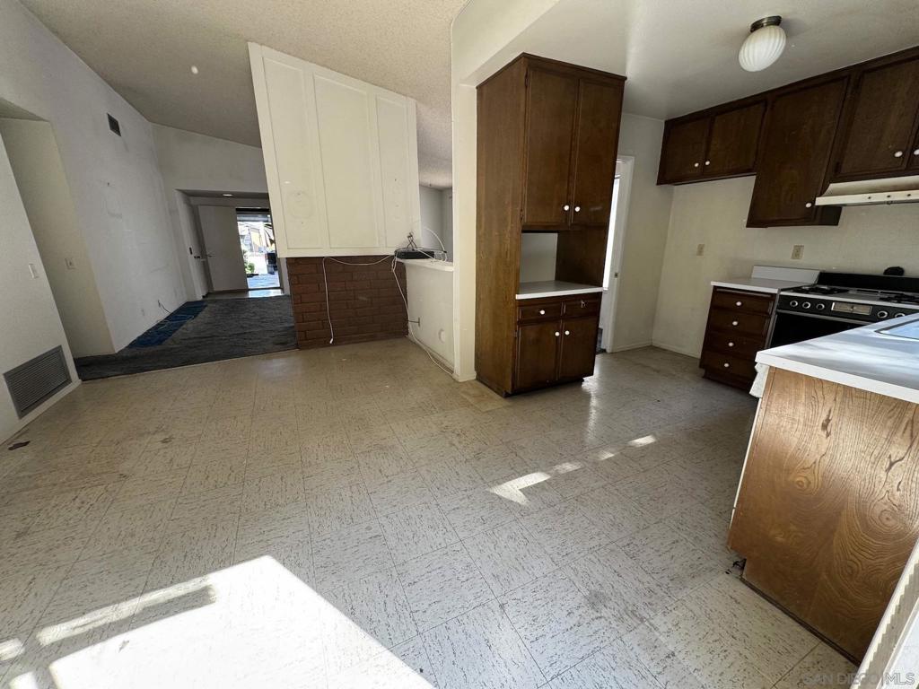 25085 La Suen Rd