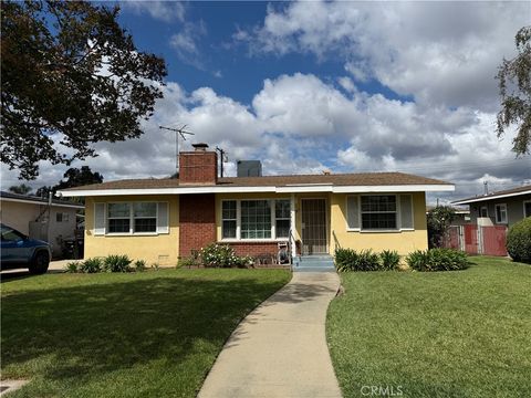 1045 Casa Hermosa Pomona CA 91768
