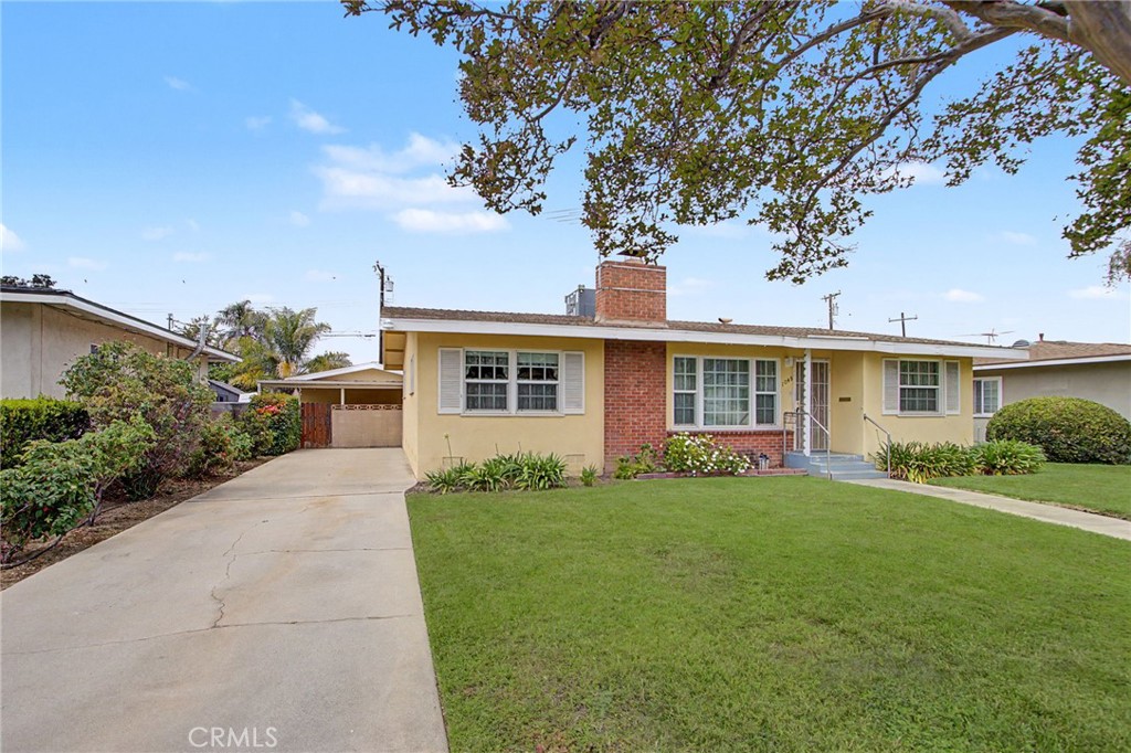 1045 Casa Hermosa