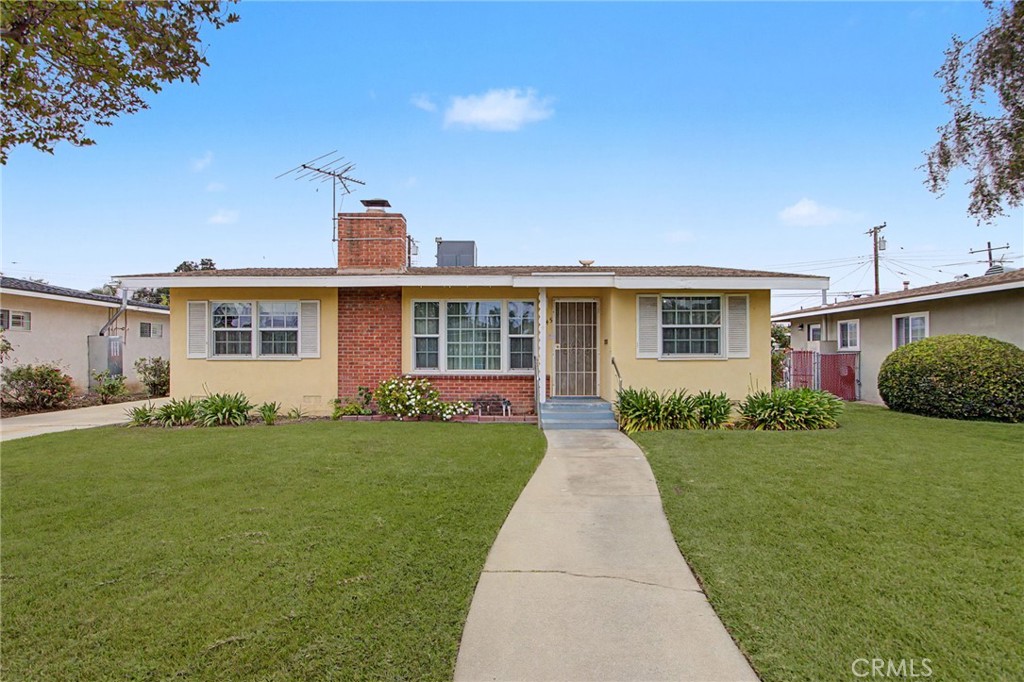 1045 Casa Hermosa