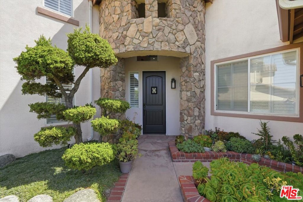 1431 W Player Avenue