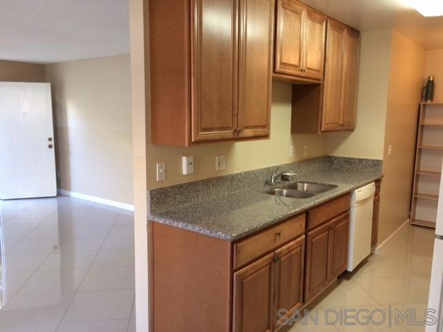 7819 Camino Glorita