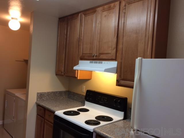 7819 Camino Glorita