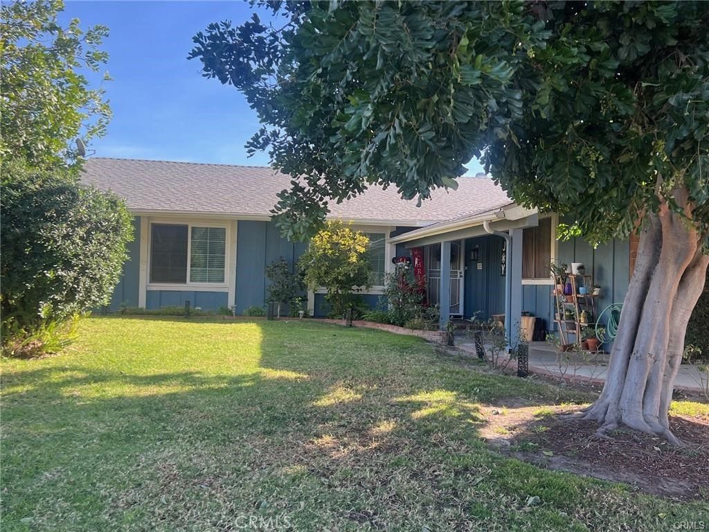 Photo of 2410 N Justin Ave, Simi Valley, CA 93065 (MLS # SR26048248)