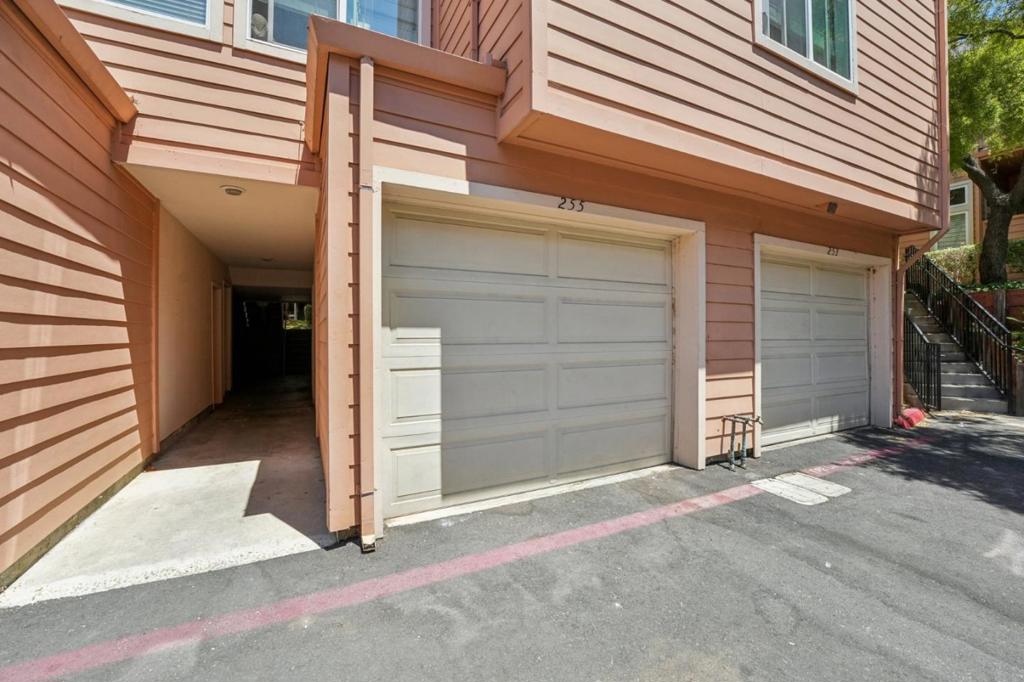 255 Sumba Court