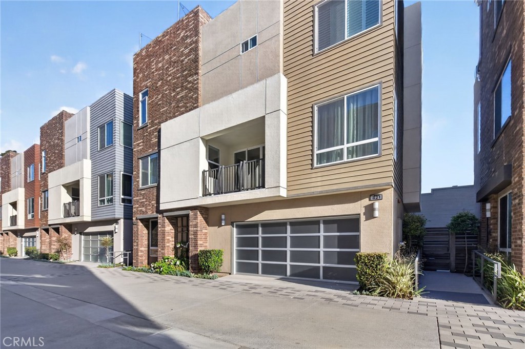 821 Brickyard