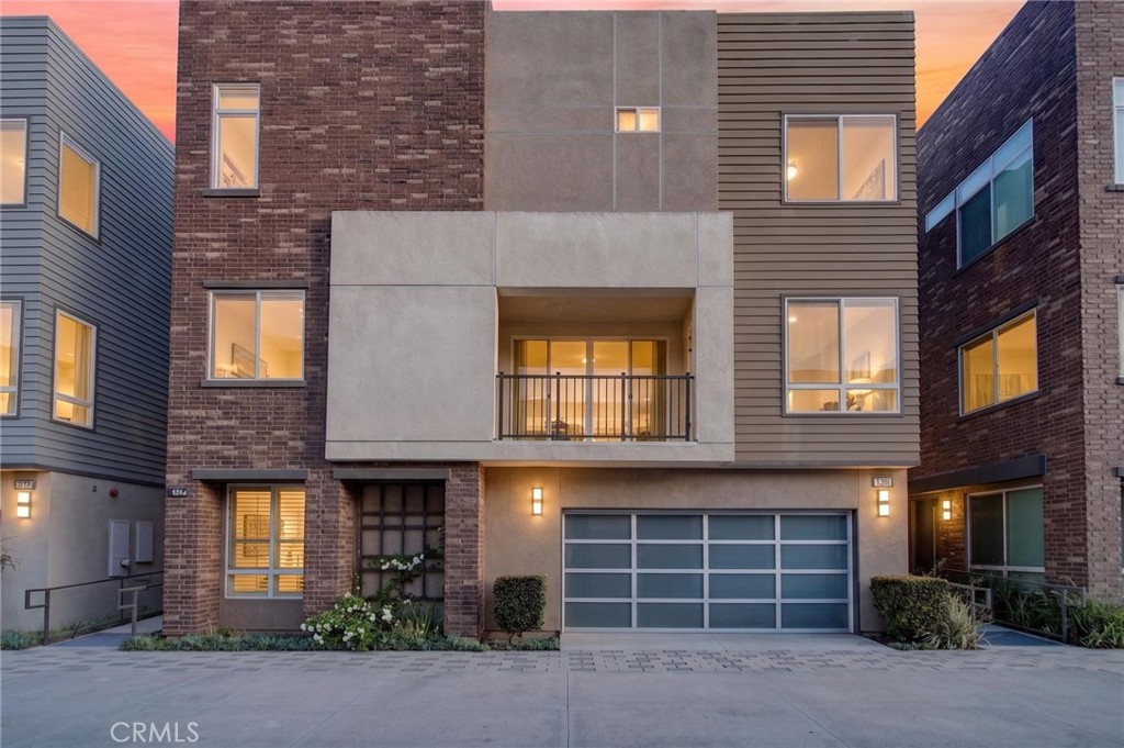821 Brickyard