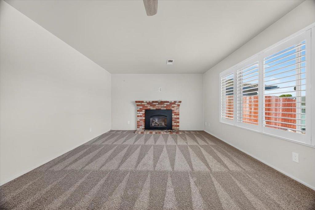 654 La Mesa Drive