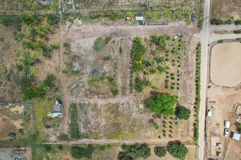 Photo of 14930 Shanteau Dr Dr, El Cajon, CA 92021 (MLS # 250023508SD)