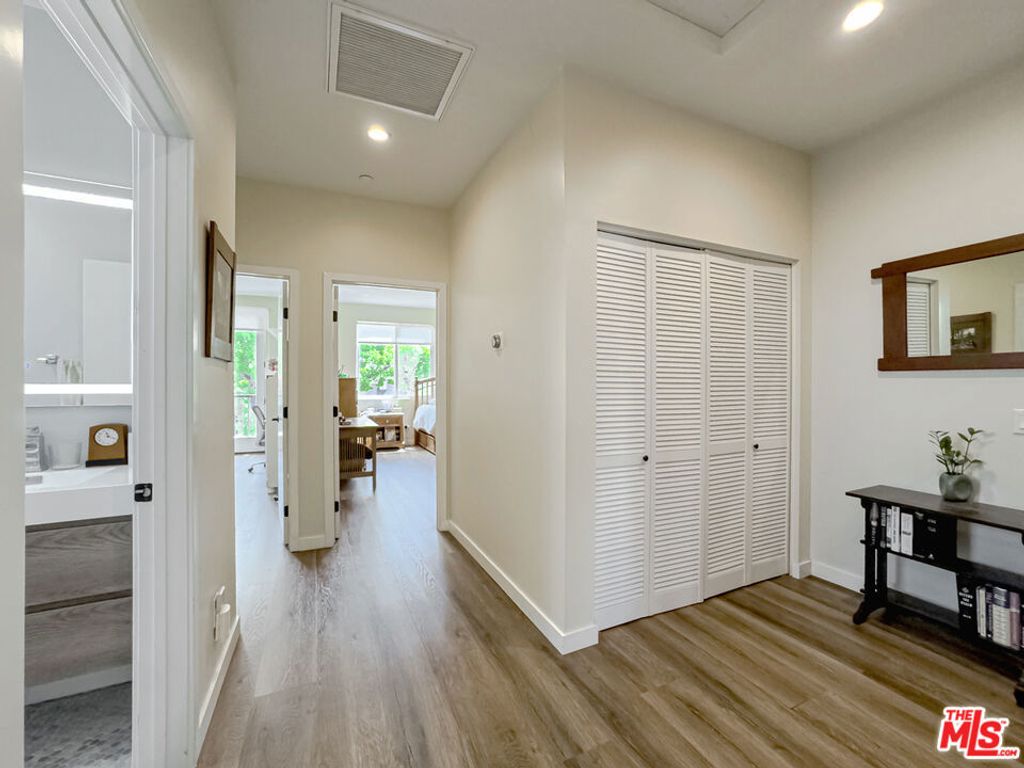 listing image 130728020882909229673