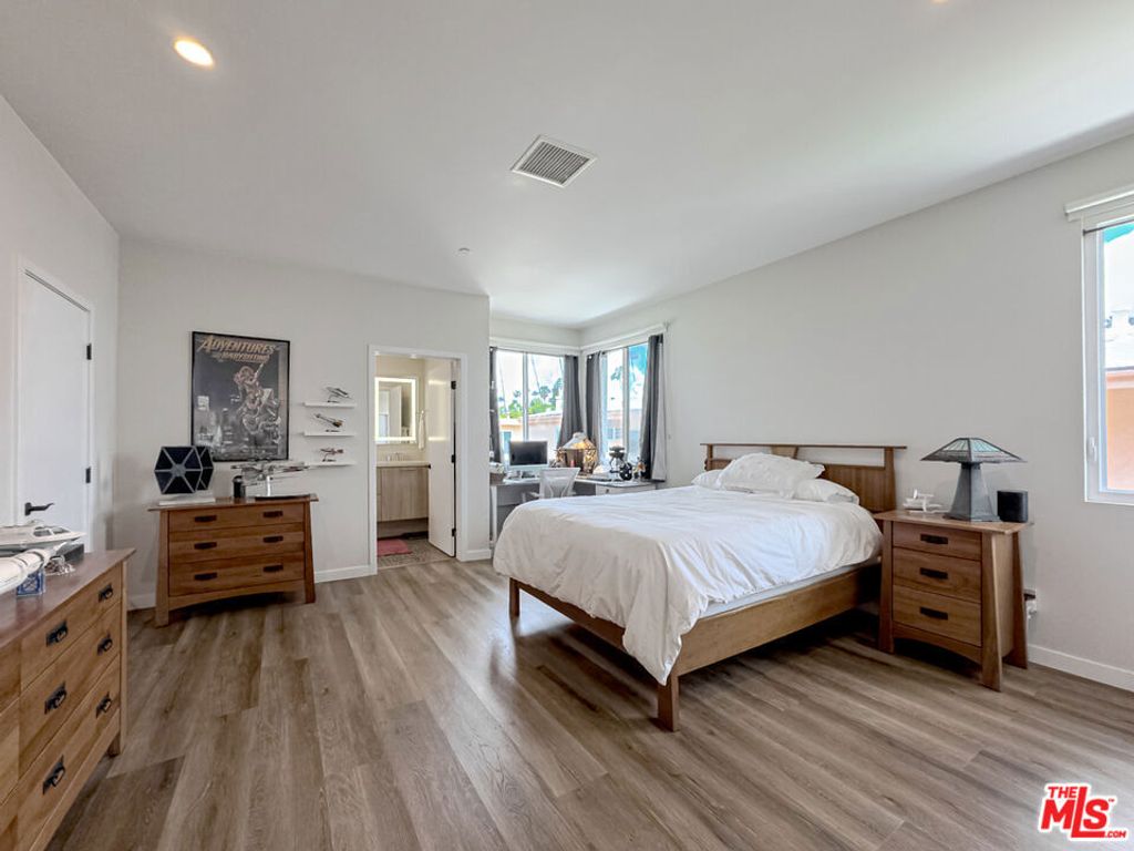 listing image 130720363394723443851