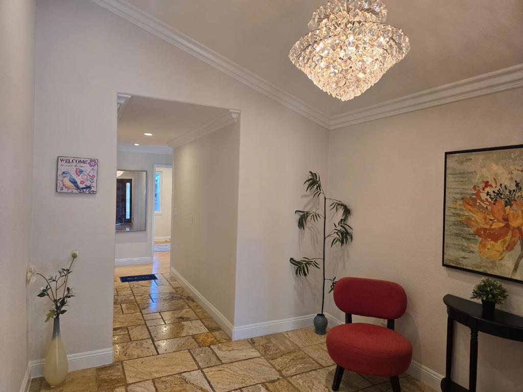 10842 E Estates Drive