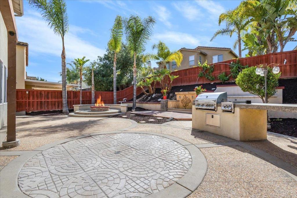 1658 Picket Fence