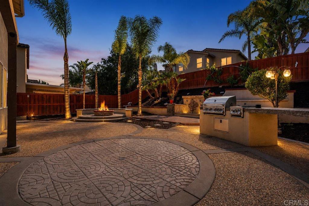 1658 Picket Fence