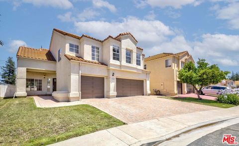 Photo of 7442 Bobbyboyar Avenue, West Hills, CA 91307 (MLS # 25604891)