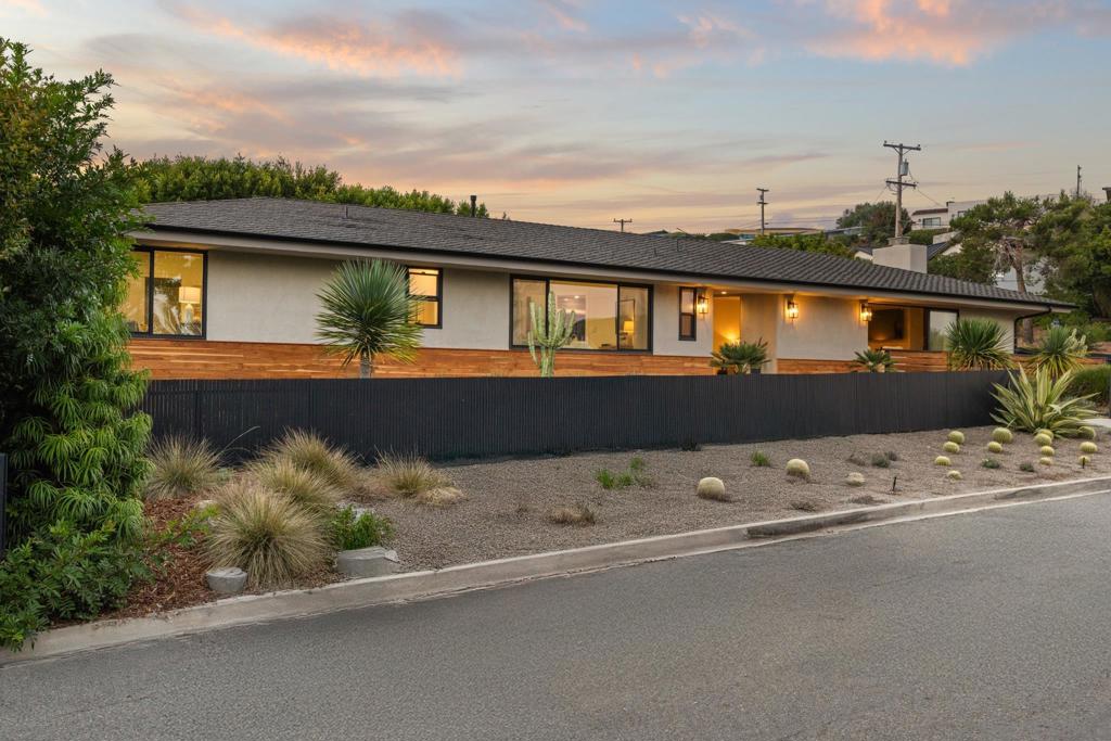 896 La Jolla Rancho Road