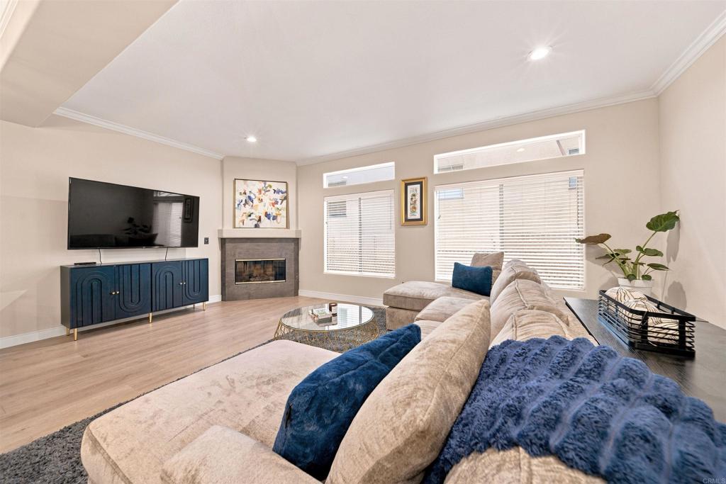 14819 Magnolia Boulevard 7