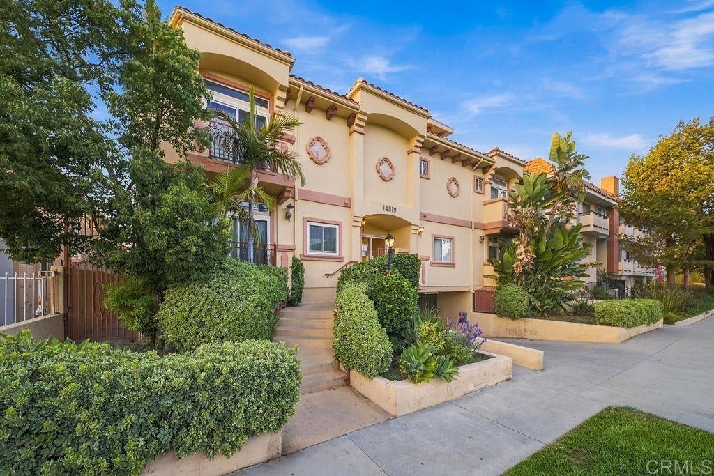 Photo of 14819 Magnolia Boulevard #7, Sherman Oaks, CA 91403 (MLS # NDP2608904)