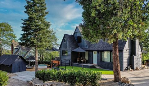 Photo of 481 Heliotrope Drive, Lake Arrowhead, CA 92352 (MLS # IG25270132)