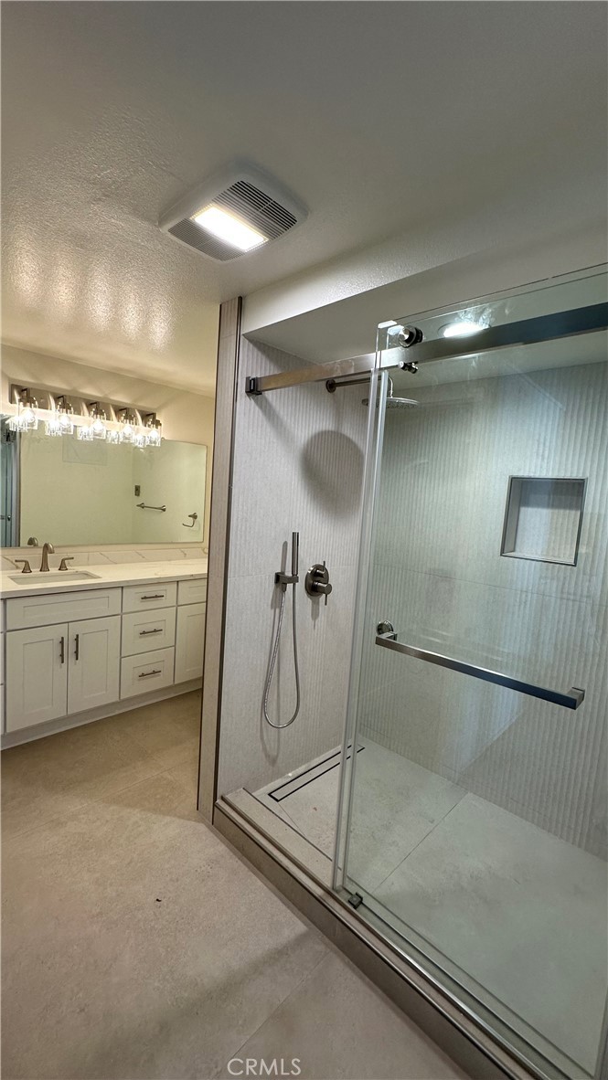 13902 Thunderbird 8J