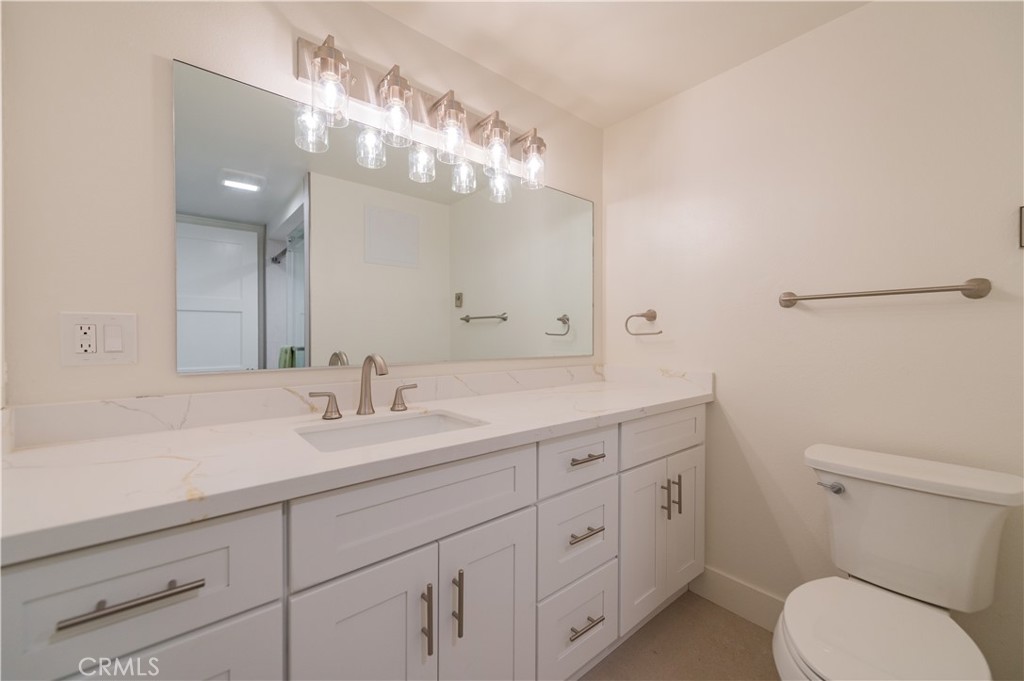 13902 Thunderbird 8J