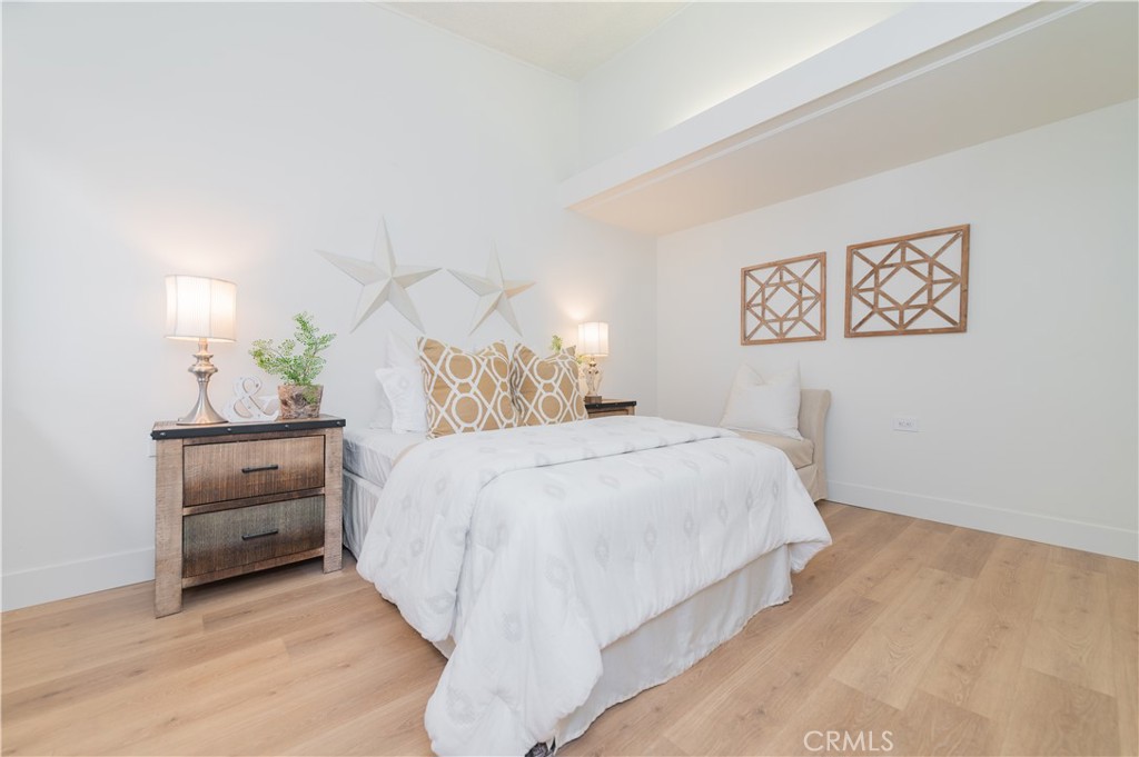 13902 Thunderbird 8J