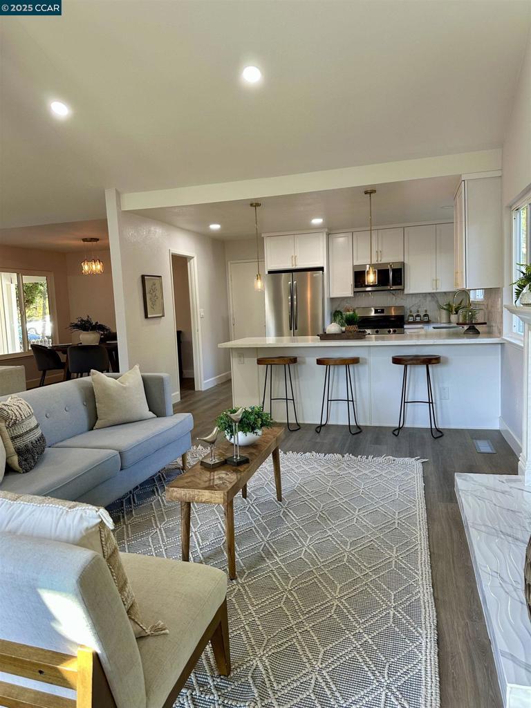 PINOLE VALLEY - Residential