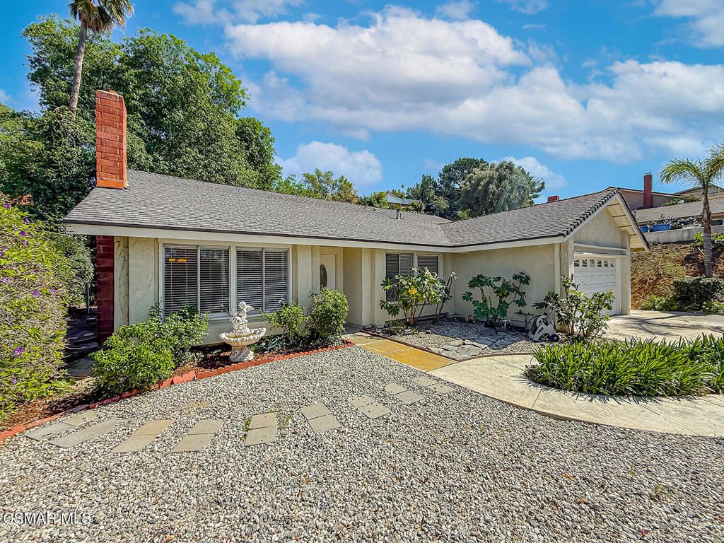 Photo of 3752 Corte De Los Reyes, Thousand Oaks, CA 91360 (MLS # 226001314)