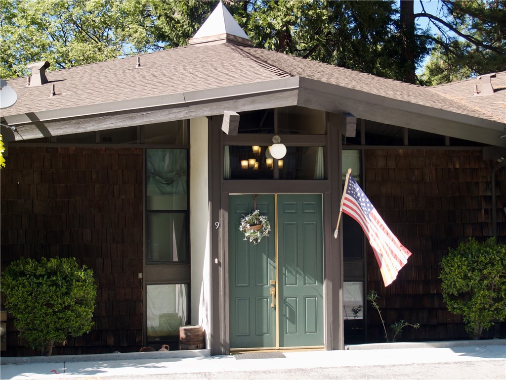 872 Sierra Vista Drive